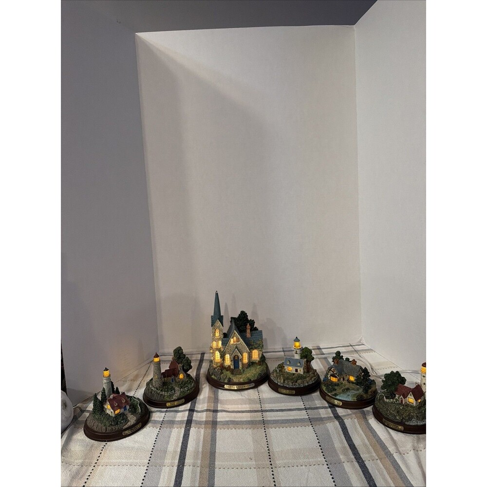 Lot Of 6 Thomas Kinkade Miniature Illuminated Light Houses Cottages House